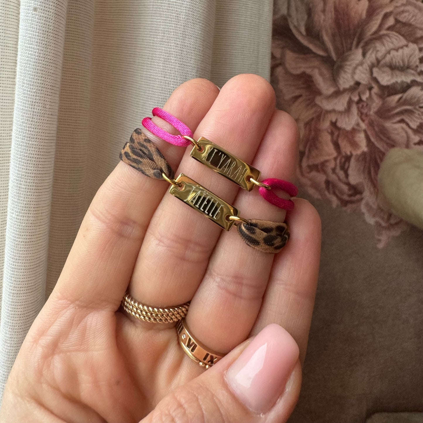 MINI BAR TEXT BRACELET