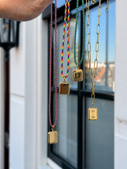 Label signature cord necklace